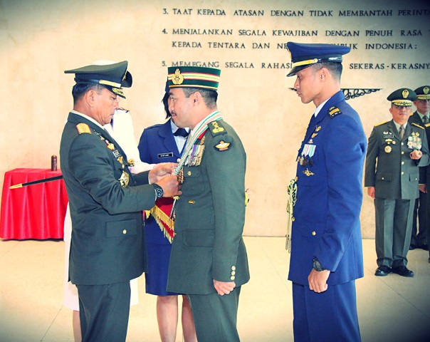 RBAF Commander YDM Pehin Datu Pekerma Jaya Major General Dato Paduka Seri Mohd Tawih bin Abdullah was awarded `Bintang Kehormatan Yudha Dharma Utama' (Indonesia)